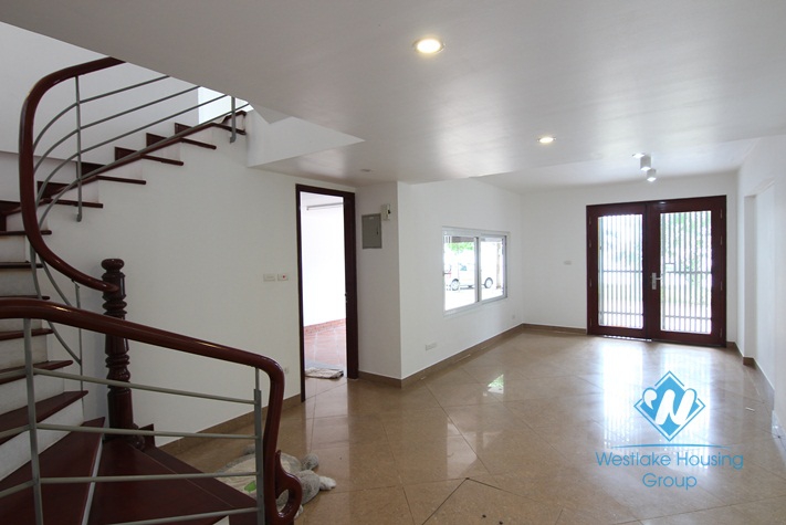 Lakeside house for rent in Tay Ho with amazing lake view 